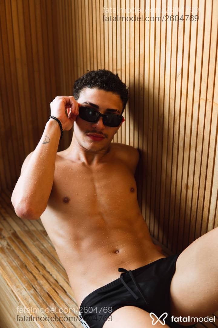 Acompanhante homem morena (o) de olhos castanhos em Florianópolis - Bryan Almeida