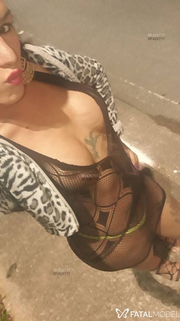 Acompanhante mulher trans morena (o) de olhos castanhos em Carapicuíba - Karolayne Ferreira