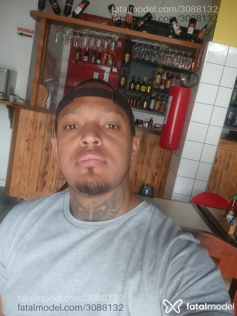 Acompanhante homem morena (o) de olhos pretos em São Paulo - Adalan