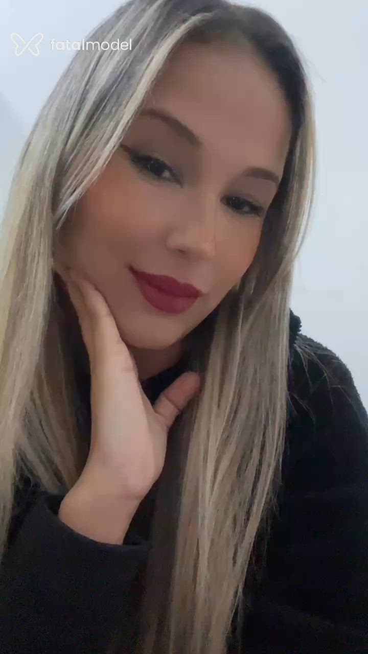Acompanhante mulher loira (o) de olhos castanhos - Lara Leblanc