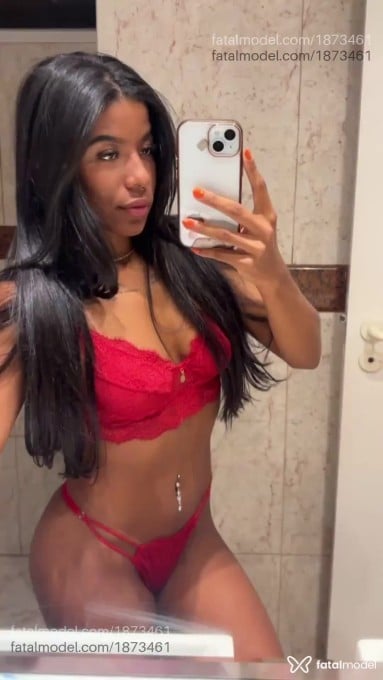 Acompanhante mulher morena (o) de olhos pretos em Brasília - Isadora