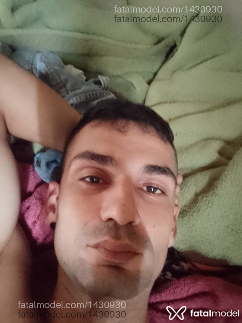Acompanhante homem com cabelo castanho de olhos castanhos em Itapema - Dodge
