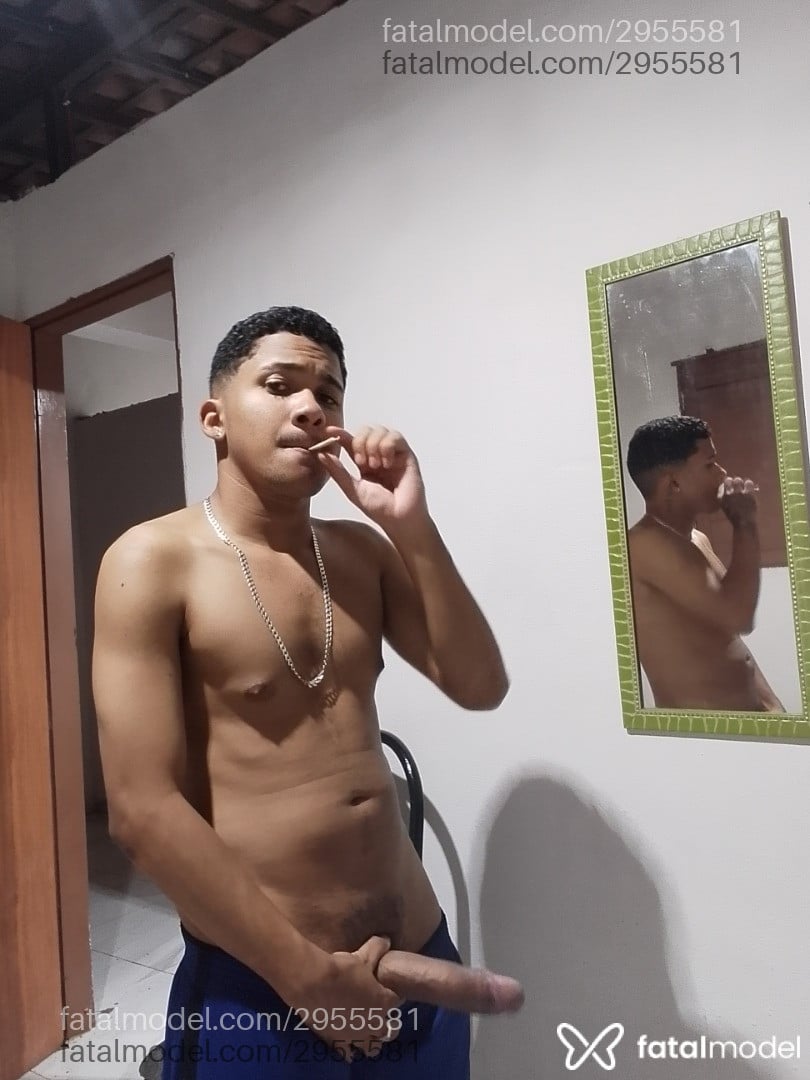 Acompanhante homem morena (o) de olhos pretos - Lucasdote Acompanhante homem morena (o) de olhos pretos - Lucasdote