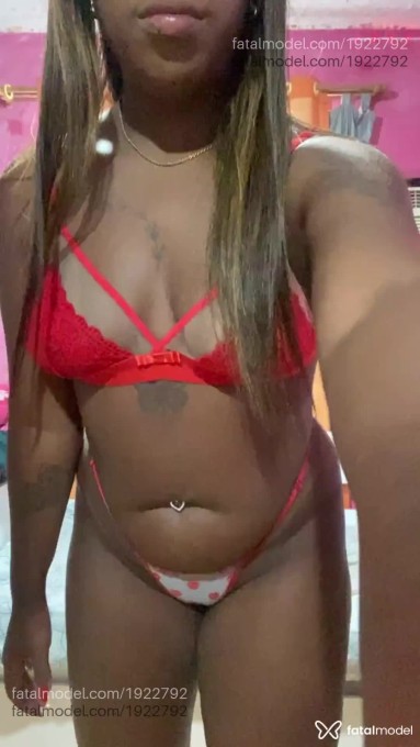 Acompanhante mulher com cabelo castanho de olhos pretos em Rio de Janeiro - Aghata