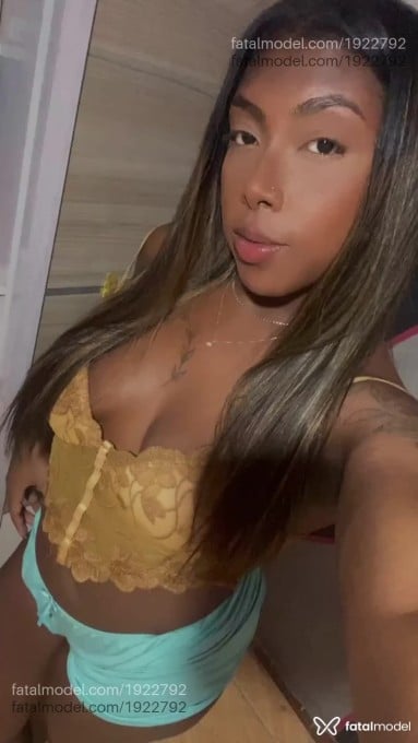 Acompanhante mulher com cabelo castanho de olhos pretos em Rio de Janeiro - Aghata