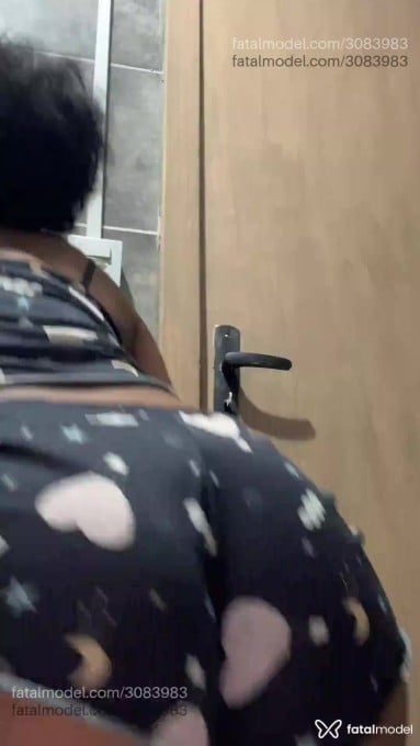 Acompanhante mulher com cabelo castanho de olhos pretos em Santa Maria Acompanhante mulher com cabelo castanho de olhos pretos em Santa Maria - Vicface