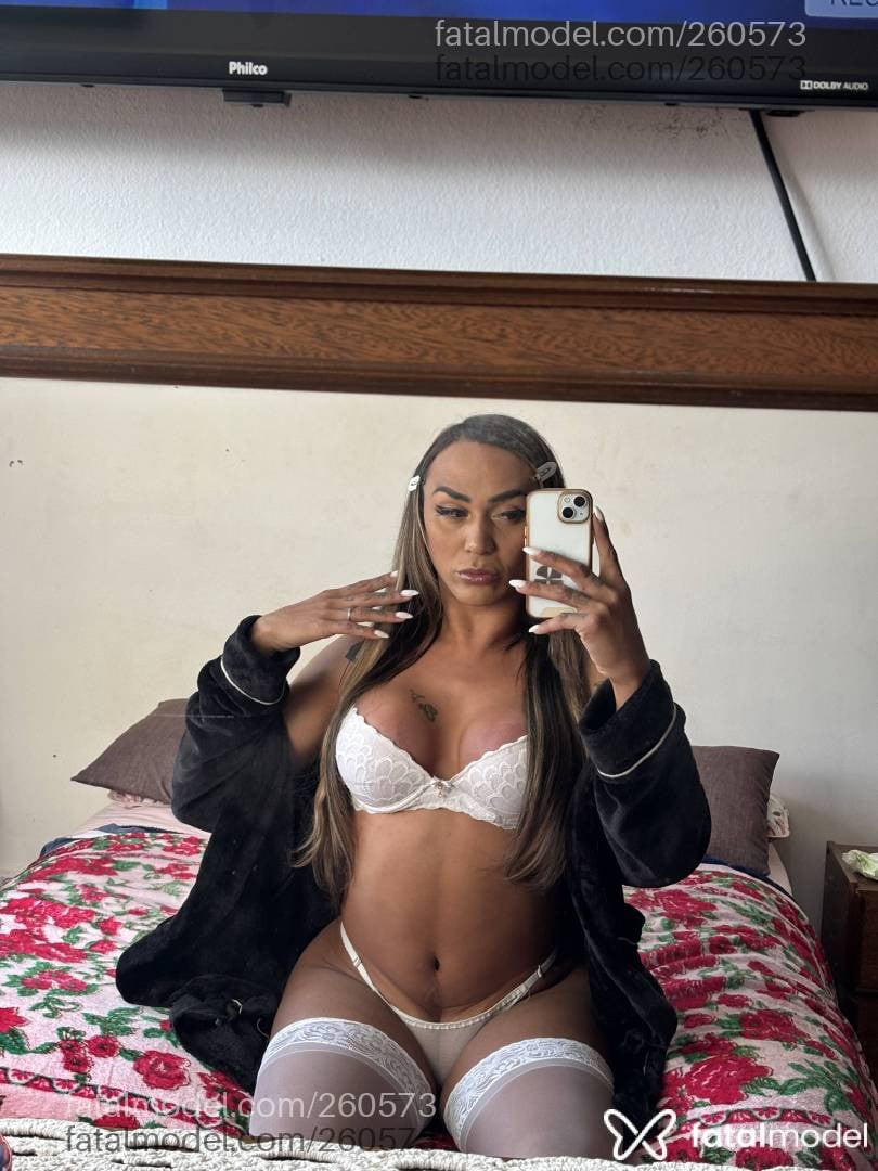 Acompanhante mulher trans morena (o) de olhos castanhos - Ahh Booa