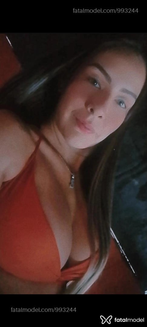 Acompanhante mulher com cabelo castanho de olhos azuis em Linhares - Milena Japiinha