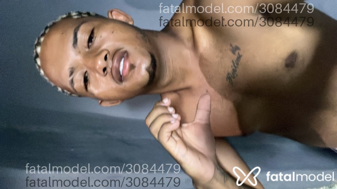 Acompanhante homem com cabelo colorido de olhos pretos em Rio de Janeiro - Teuzin