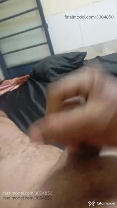Acompanhante homem com cabelo colorido de olhos castanhos em Araçatuba - Gustavo Henrique