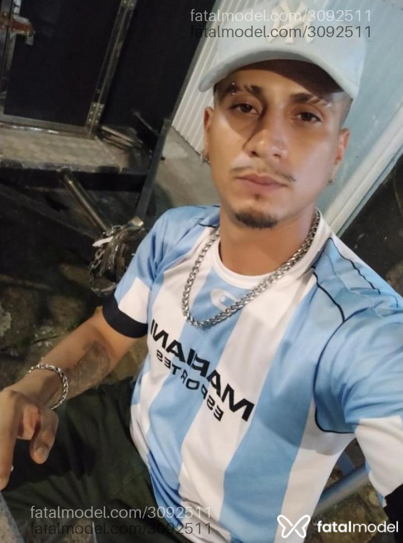 Acompanhante homem morena (o) de olhos castanhos em Lajeado Acompanhante homem morena (o) de olhos castanhos em Lajeado - Mikael