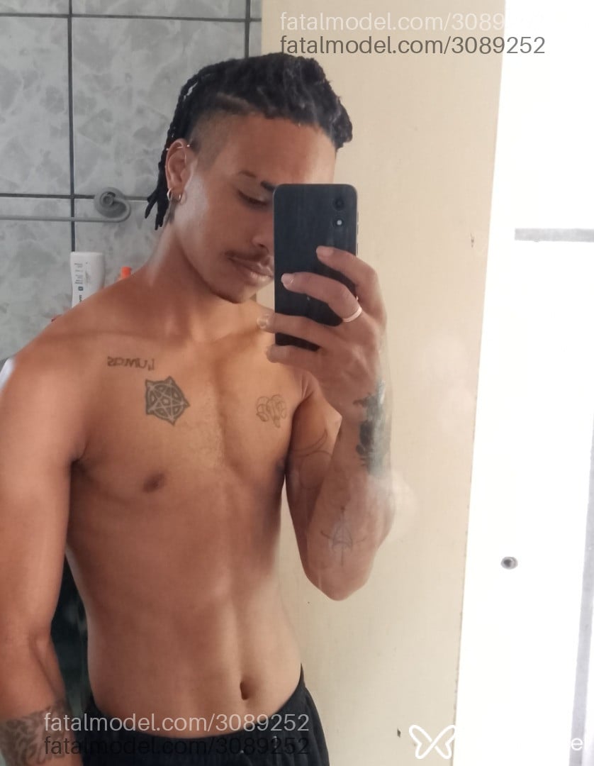 Acompanhante homem morena (o) de olhos pretos - Alex