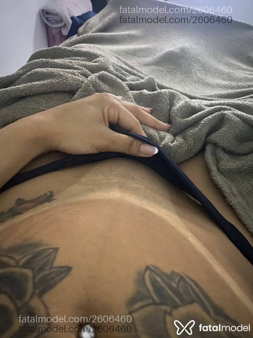 Acompanhante mulher morena (o) de olhos pretos - Milena