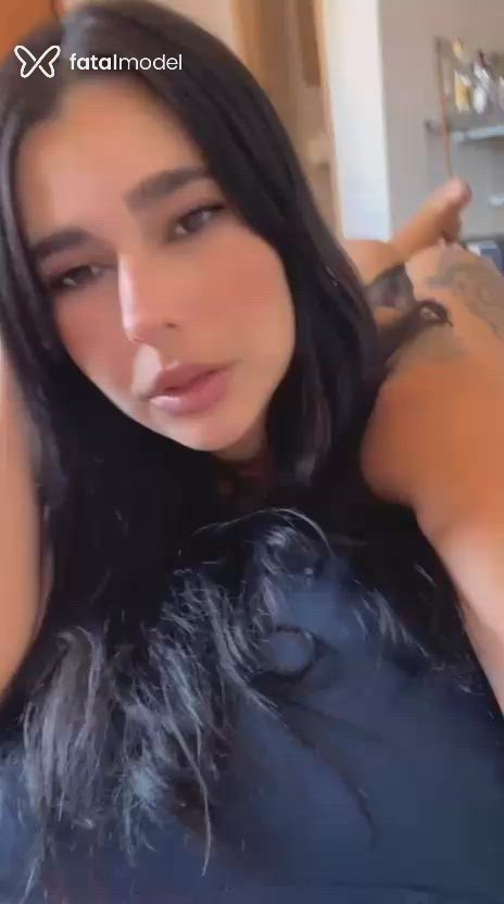 Acompanhante mulher morena (o) de olhos castanhos - Lays