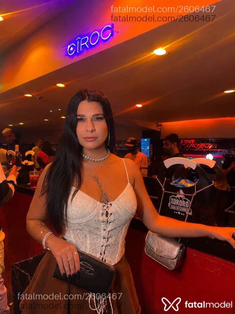 Acompanhante mulher morena (o) de olhos castanhos - Lays