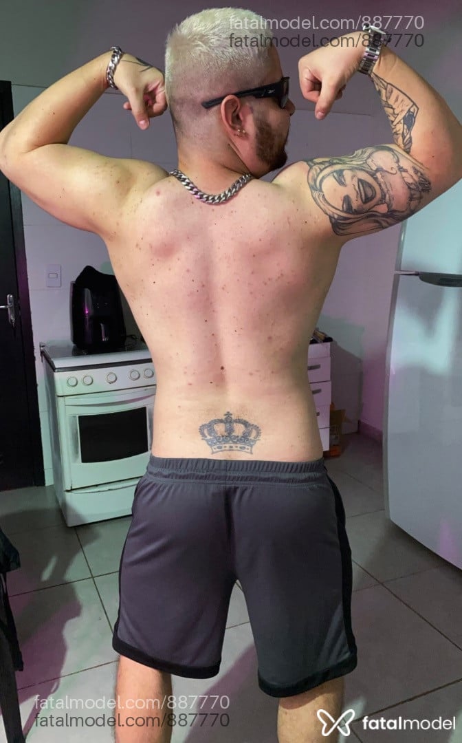 Acompanhante homem morena (o) de olhos castanhos em Maringá - Gustabadboy