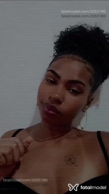 Acompanhante mulher com cabelo castanho de olhos castanhos em Virtual Acompanhante mulher com cabelo castanho de olhos castanhos em Virtual - Hottie