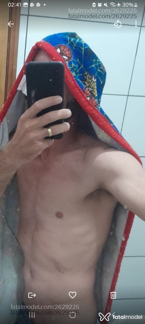 Acompanhante homem com cabelo castanho de olhos castanhos em Virtual Acompanhante homem com cabelo castanho de olhos castanhos em Virtual - Cabuloz