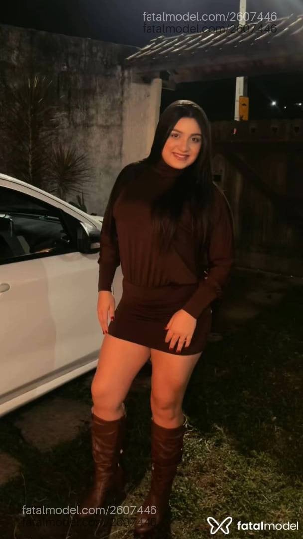 Acompanhante mulher morena (o) de olhos castanhos - Branca