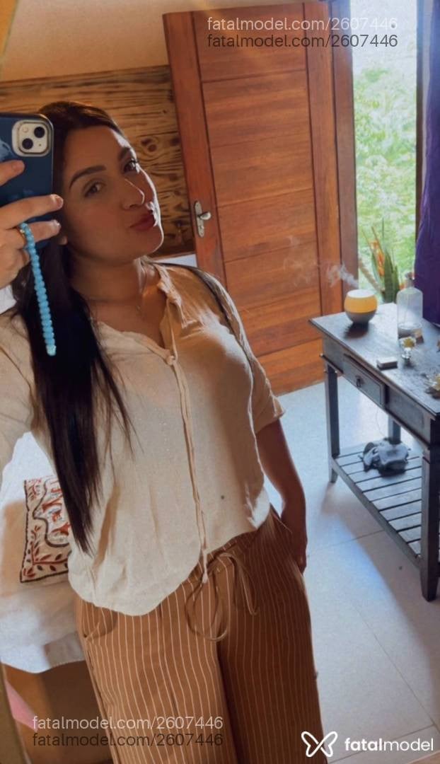 Acompanhante mulher morena (o) de olhos castanhos em Maricá Acompanhante mulher morena (o) de olhos castanhos em Maricá - Branca