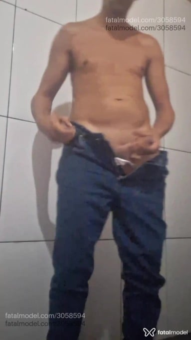 Acompanhante homem sem cabelo de olhos castanhos em Taboão da Serra Acompanhante homem sem cabelo de olhos castanhos em Taboão da Serra - Maximus