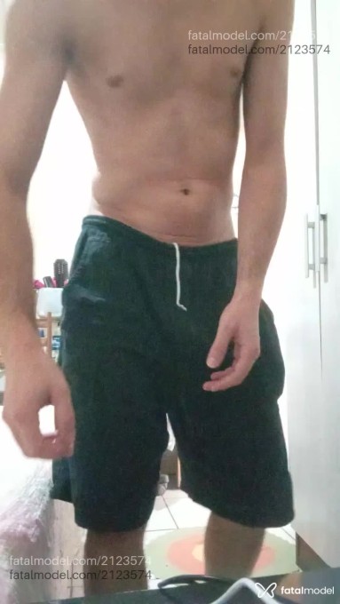 Acompanhante homem com cabelo castanho de olhos castanhos em Gravataí Acompanhante homem com cabelo castanho de olhos castanhos em Gravataí - Leozinho