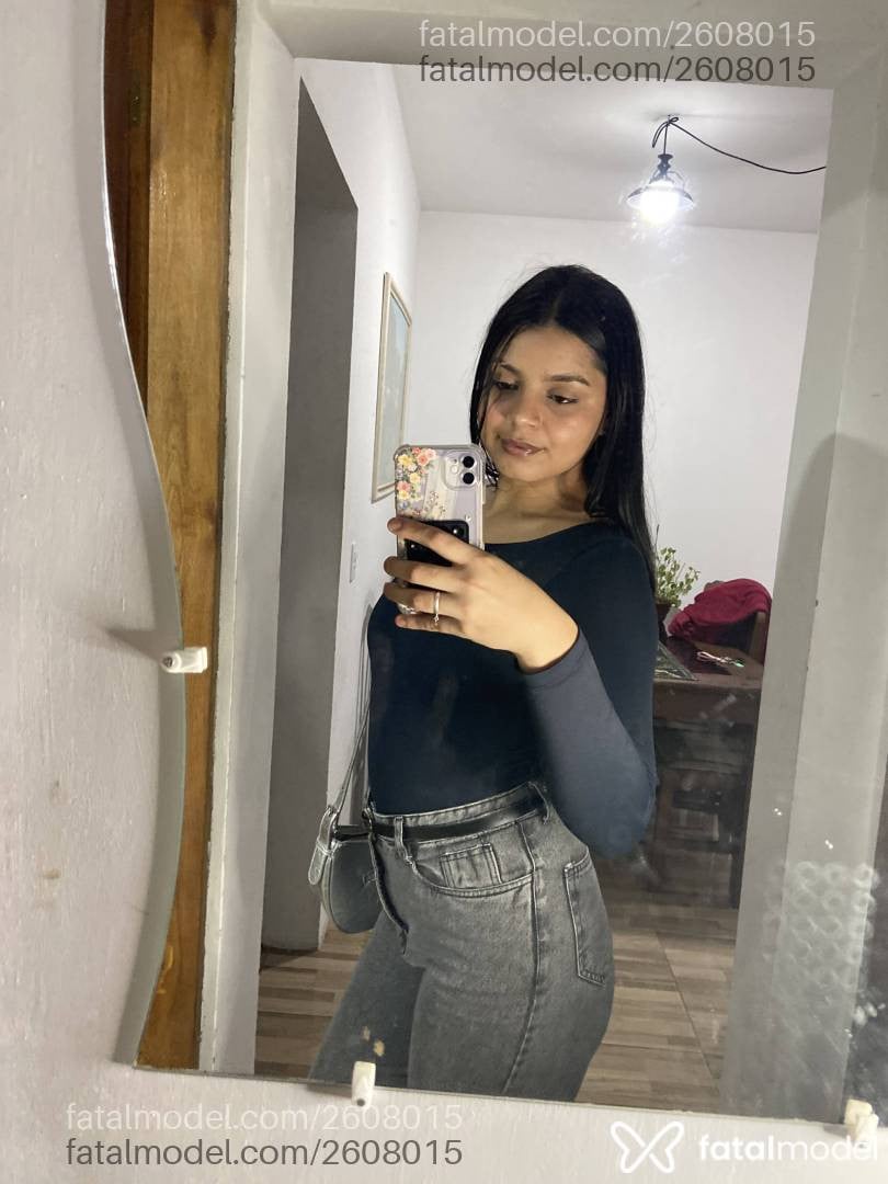 Acompanhante mulher morena (o) de olhos castanhos - Jordana Maya