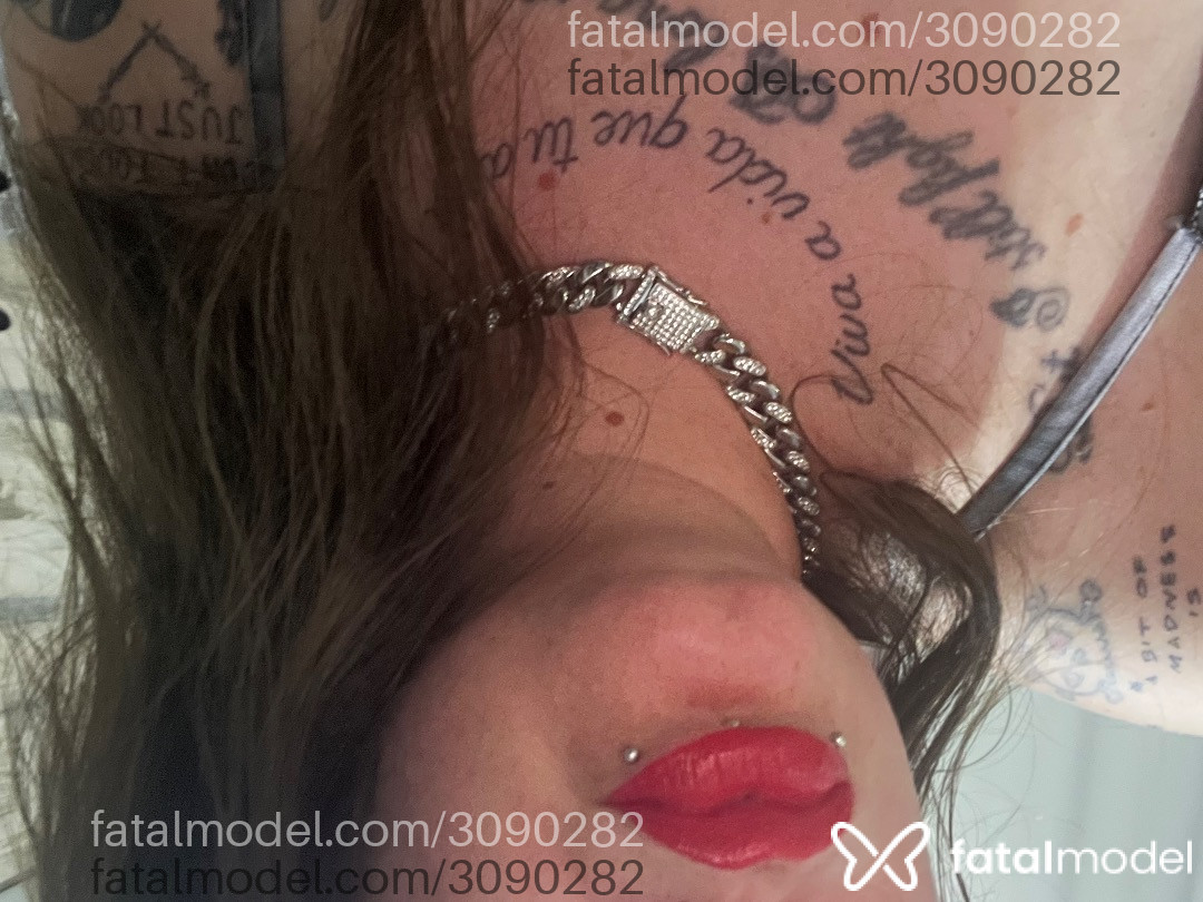 Acompanhante mulher com cabelo castanho de olhos castanhos em Balneário Camboriú - Serena