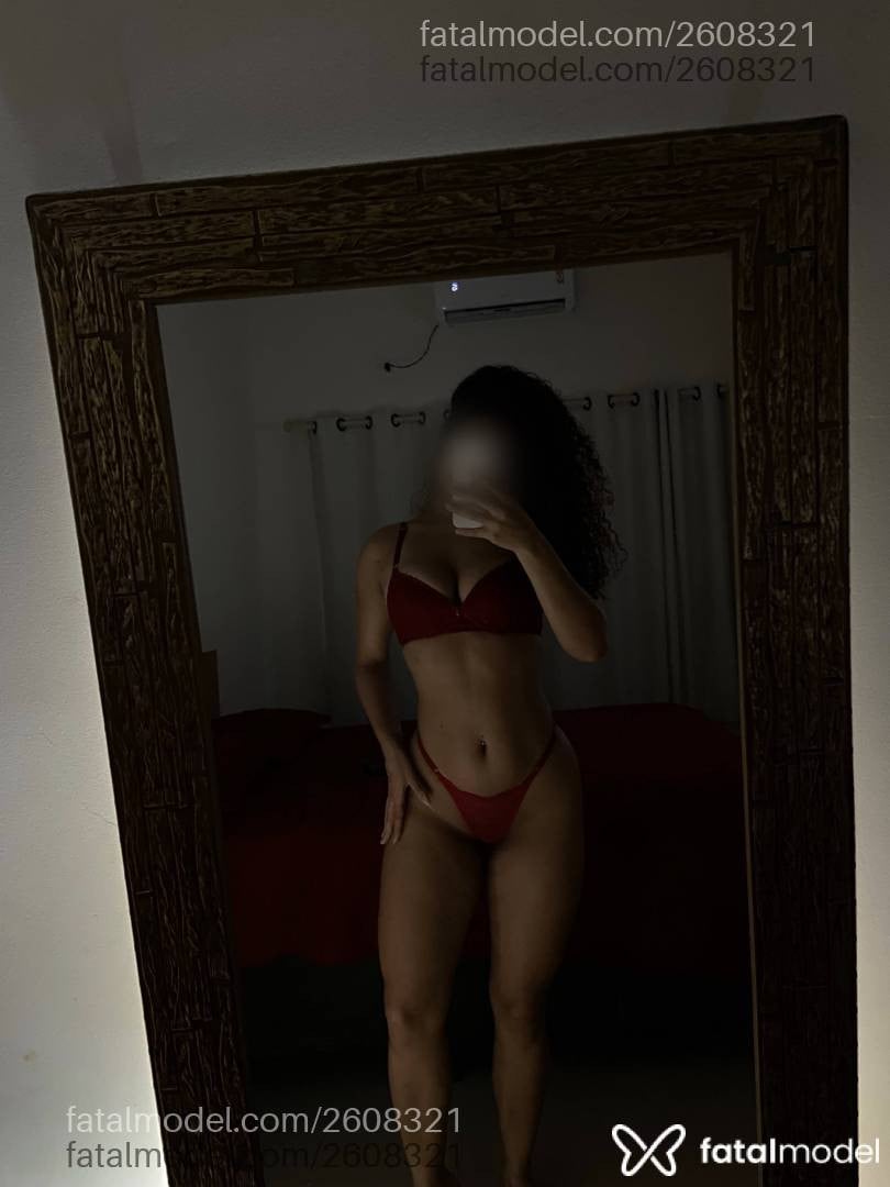 Acompanhante mulher morena (o) de olhos castanhos - Juliana