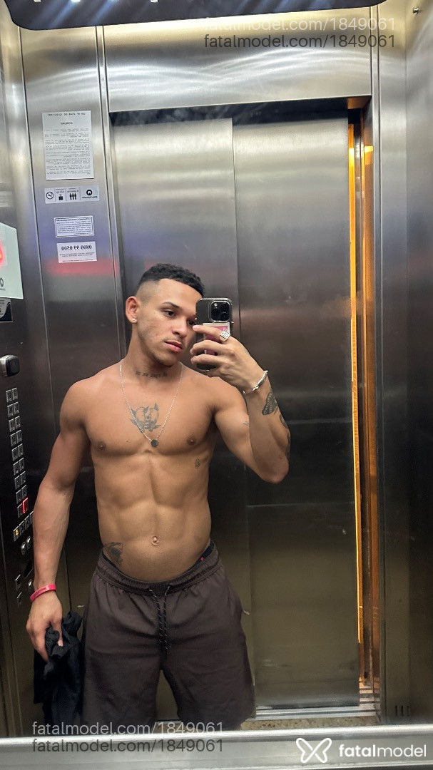 Acompanhante homem morena (o) de olhos pretos em São Paulo - Caio