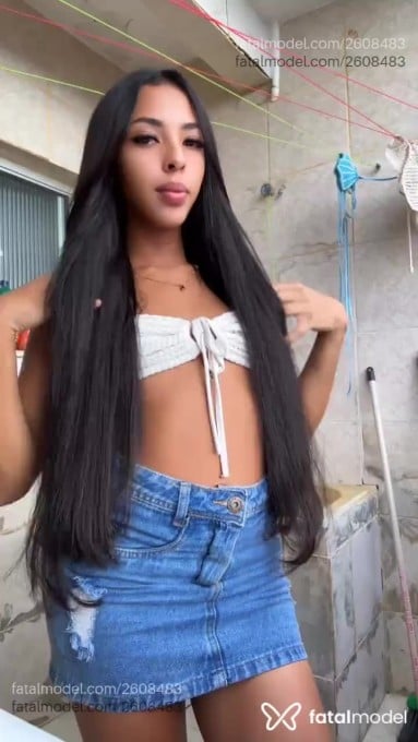 Acompanhante mulher trans com cabelo castanho de olhos castanhos em Petrolina - Mirela Bahianinha