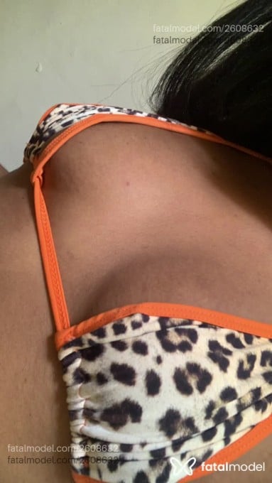 Acompanhante mulher morena (o) de olhos castanhos em Paulo Afonso - Vitória Mel