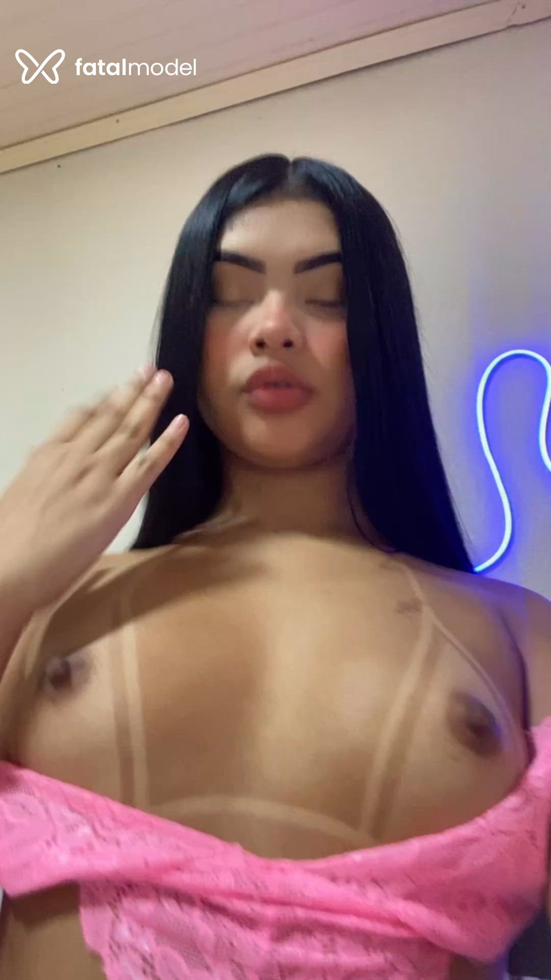 Acompanhante mulher morena (o) de olhos pretos em Chapecó Acompanhante mulher morena (o) de olhos pretos em Chapecó - Mirella