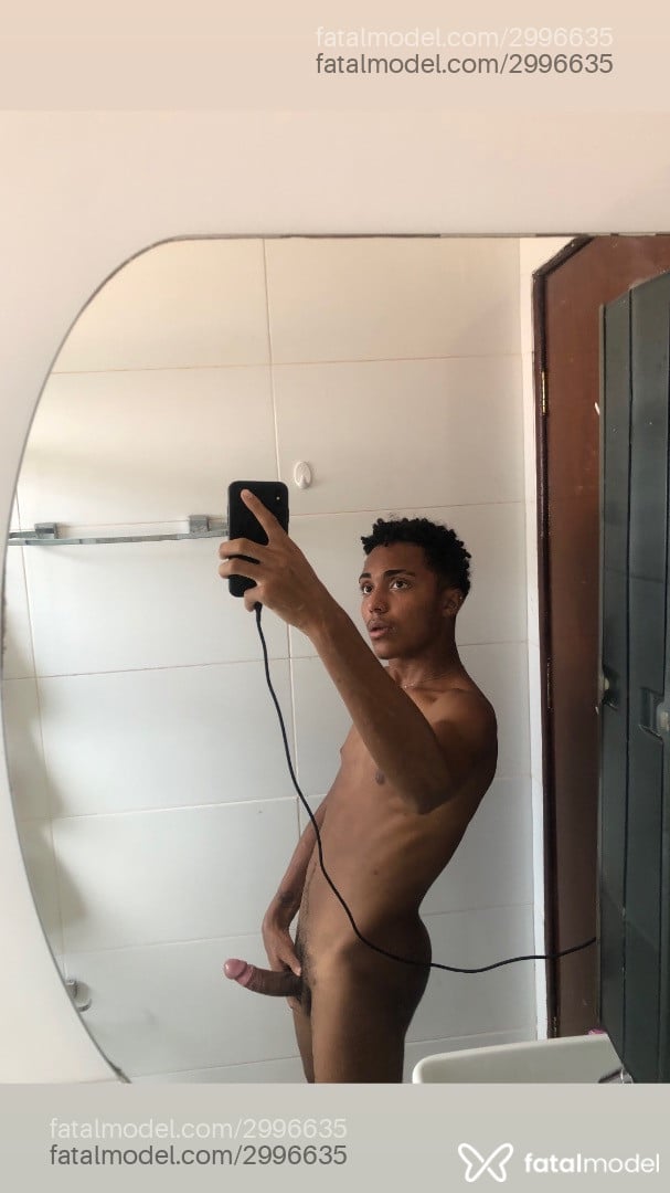 Acompanhante homem morena (o) de olhos pretos em Palmas Acompanhante homem morena (o) de olhos pretos em Palmas - Roberto