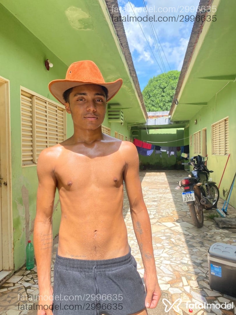 Acompanhante homem morena (o) de olhos pretos em Palmas Acompanhante homem morena (o) de olhos pretos em Palmas - Roberto