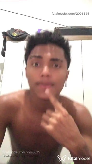 Acompanhante homem morena (o) de olhos pretos em Palmas Acompanhante homem morena (o) de olhos pretos em Palmas - Roberto