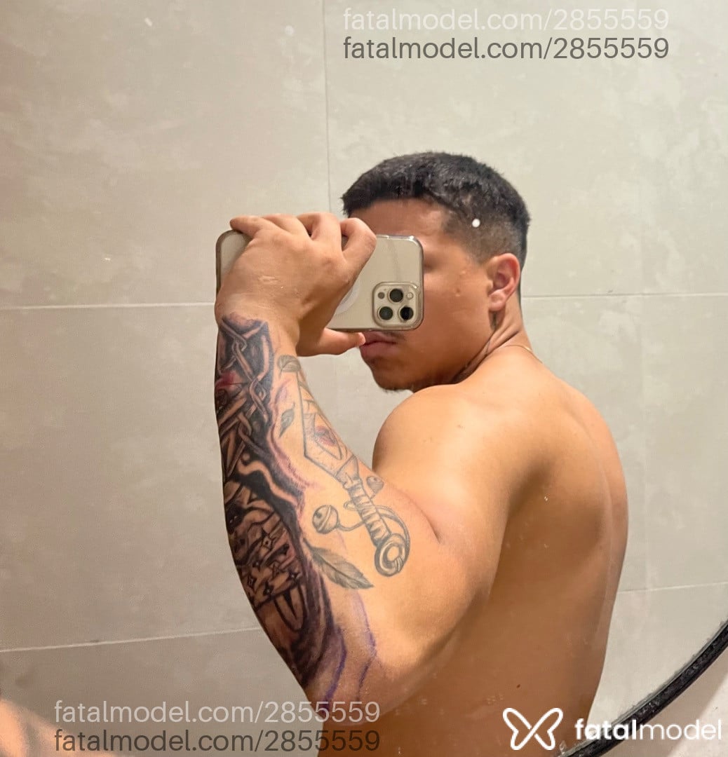Acompanhante homem com cabelo castanho de olhos castanhos em Balneário Camboriú - Fábio