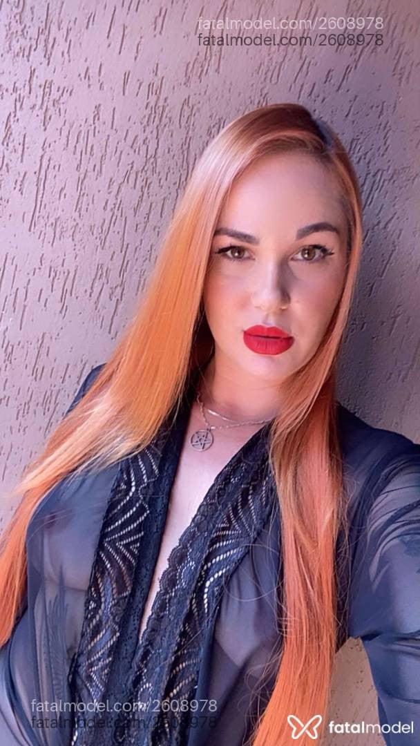 Acompanhante mulher ruiva (o) de olhos mel - Brenda