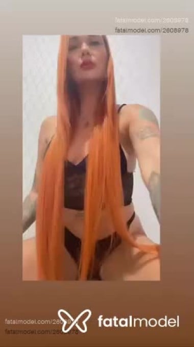 Acompanhante mulher ruiva (o) de olhos mel - Brenda