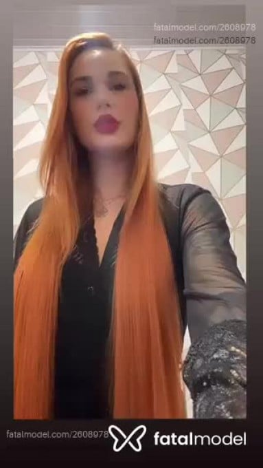 Acompanhante mulher ruiva (o) de olhos mel - Brenda