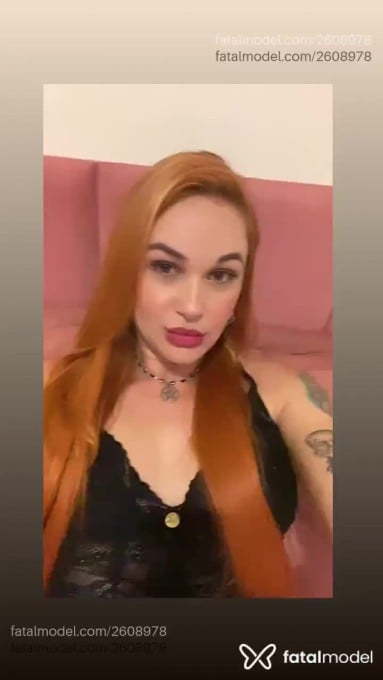 Acompanhante mulher ruiva (o) de olhos mel - Brenda Acompanhante mulher ruiva (o) de olhos mel - Brenda
