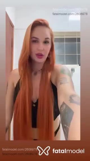 Acompanhante mulher ruiva (o) de olhos mel - Brenda Acompanhante mulher ruiva (o) de olhos mel - Brenda