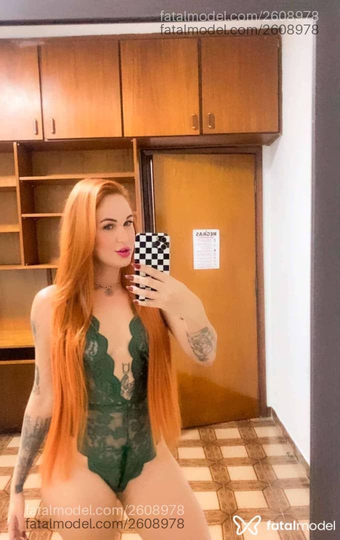 Acompanhante mulher ruiva (o) de olhos mel - Brenda