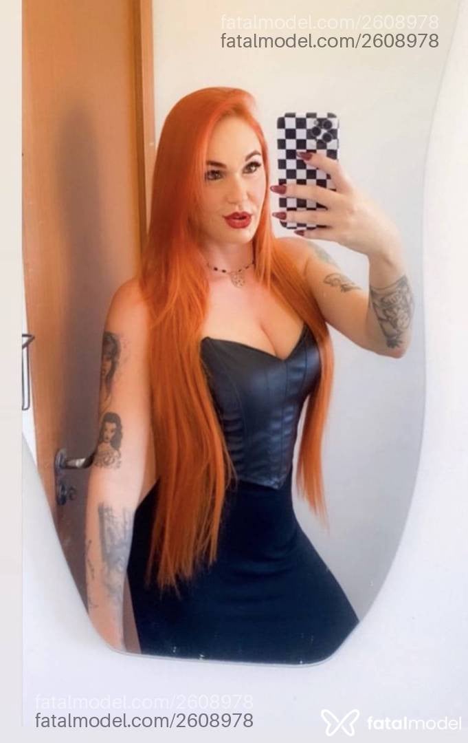Acompanhante mulher ruiva (o) de olhos mel - Brenda