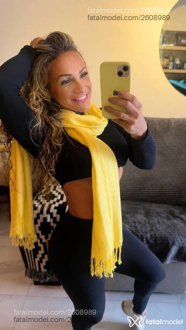Acompanhante mulher loira (o) de olhos verdes - ímola Mendes