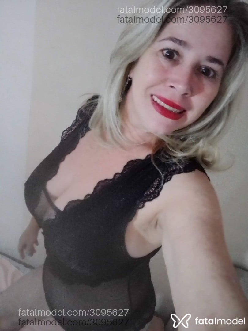 Acompanhante mulher loira (o) de olhos castanhos em São Paulo Acompanhante mulher loira (o) de olhos castanhos em São Paulo - Natália