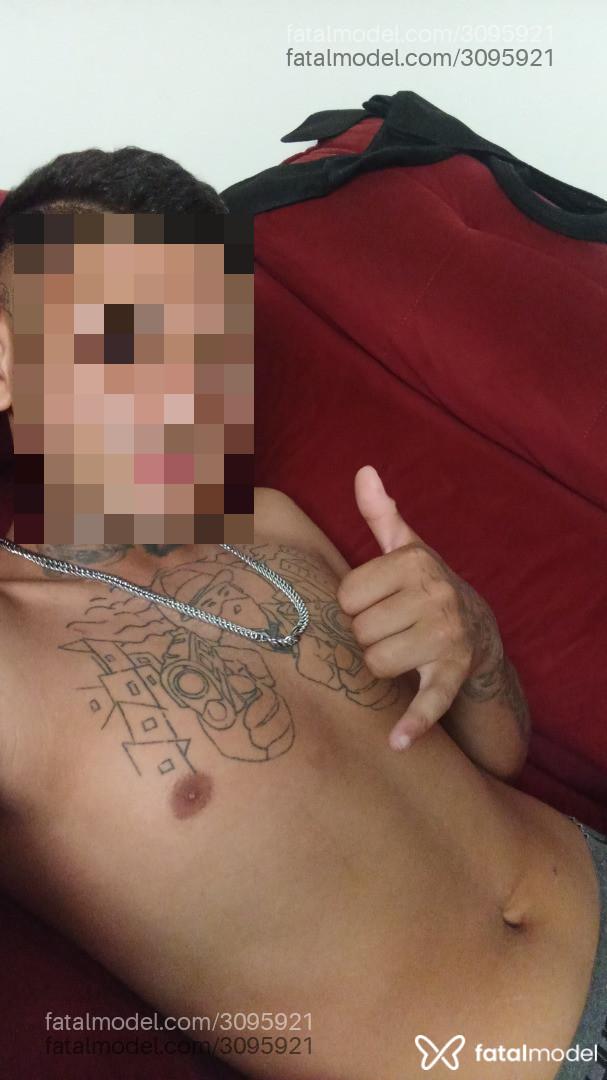 Acompanhante homem com cabelo castanho de olhos castanhos em Guaratuba Acompanhante homem com cabelo castanho de olhos castanhos em Guaratuba - Bruno Almeida