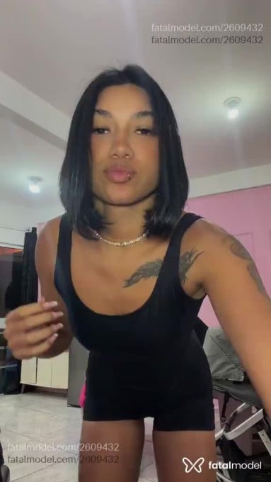 Acompanhante mulher morena (o) de olhos castanhos em Navegantes - Cristal