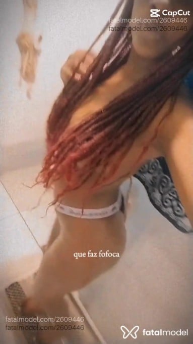 Acompanhante mulher com cabelo castanho de olhos castanhos em Paraty Acompanhante mulher com cabelo castanho de olhos castanhos em Paraty - Preta
