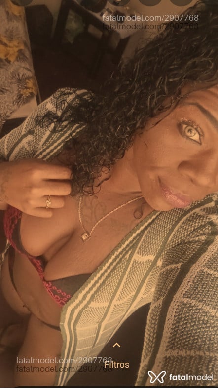Acompanhante mulher com cabelo castanho de olhos verdes em Rio de Janeiro - Carla Fogossa